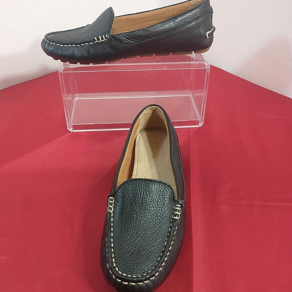 Sperry Woman's SZ 5M Flats Driver Loafer. Condition is Pre-owned.
